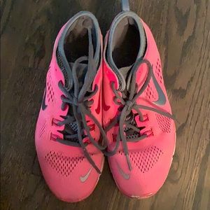 Nike free 5.0 women’s shoe neon pink size 6.0